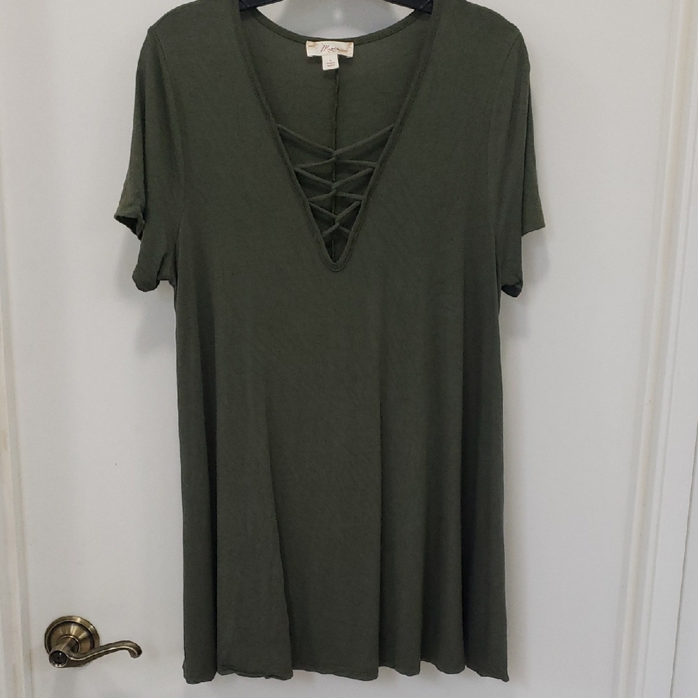 〰️Misia〰️ Olive Green Lace Up V-Neck Short Sleeve Top L